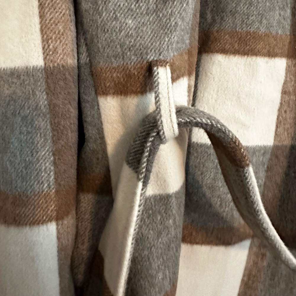 🔆 Calvin Klein Plaid Gray and Cream Trench Coat with Belt - Medium NWOT - Picture 11 of 16